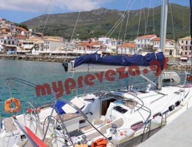 Σε αυτό το μικρό ιστιοφόρο στρίμωξαν 93 πρόσφυγες! (φωτό, βίντεο)